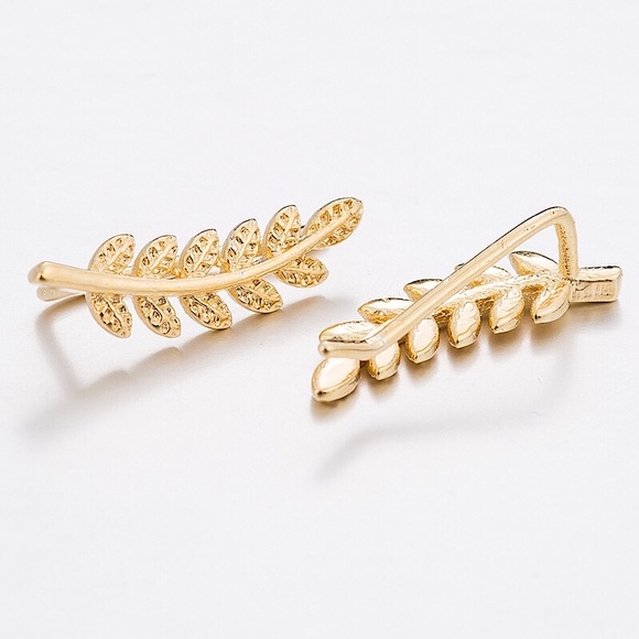 🔵𝟲𝟱%𝗢𝗙𝗙 𝗯𝘂𝗻𝗱𝗹𝗲𝘀 𝟯+🔵 NEW Gold Leaf Simple Climber Earrings - Picture 4 of 11